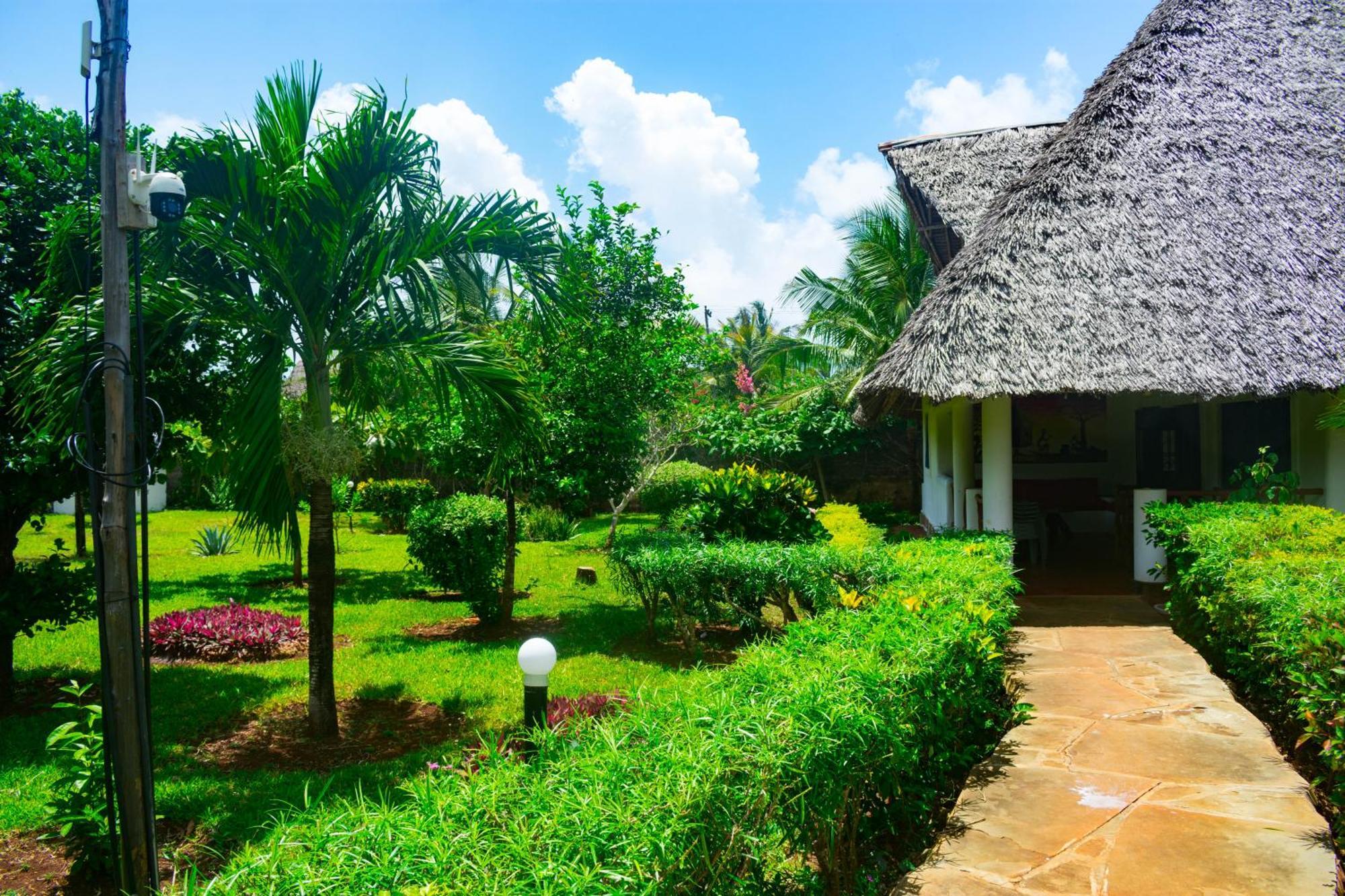 Villas Dora And Holly Diani Beach Exterior foto