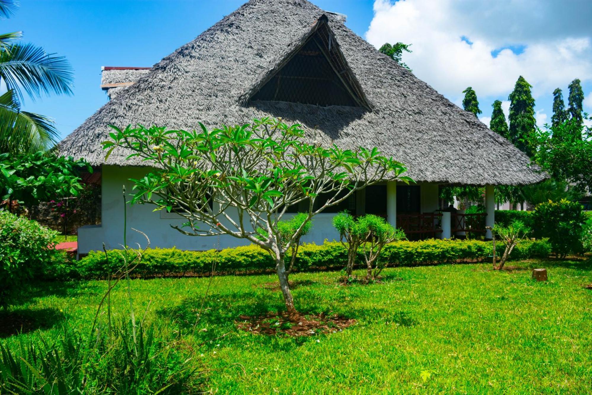 Villas Dora And Holly Diani Beach Exterior foto